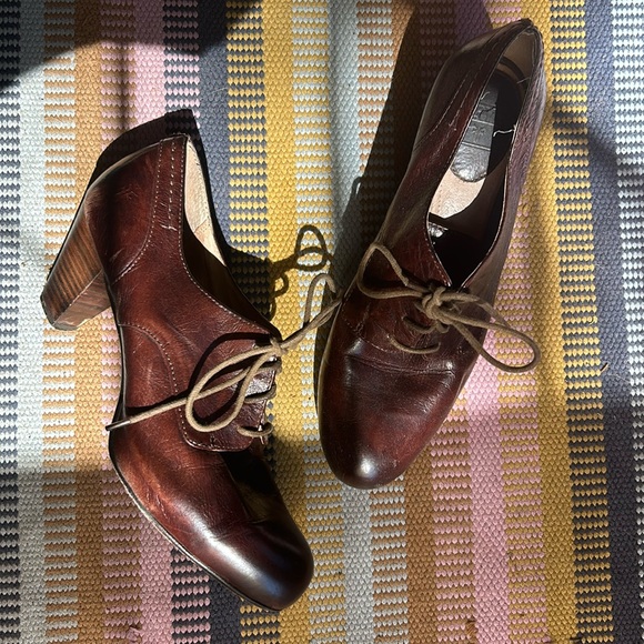 Frye Lace-up Oxfords Size 9.5 - Picture 1 of 5